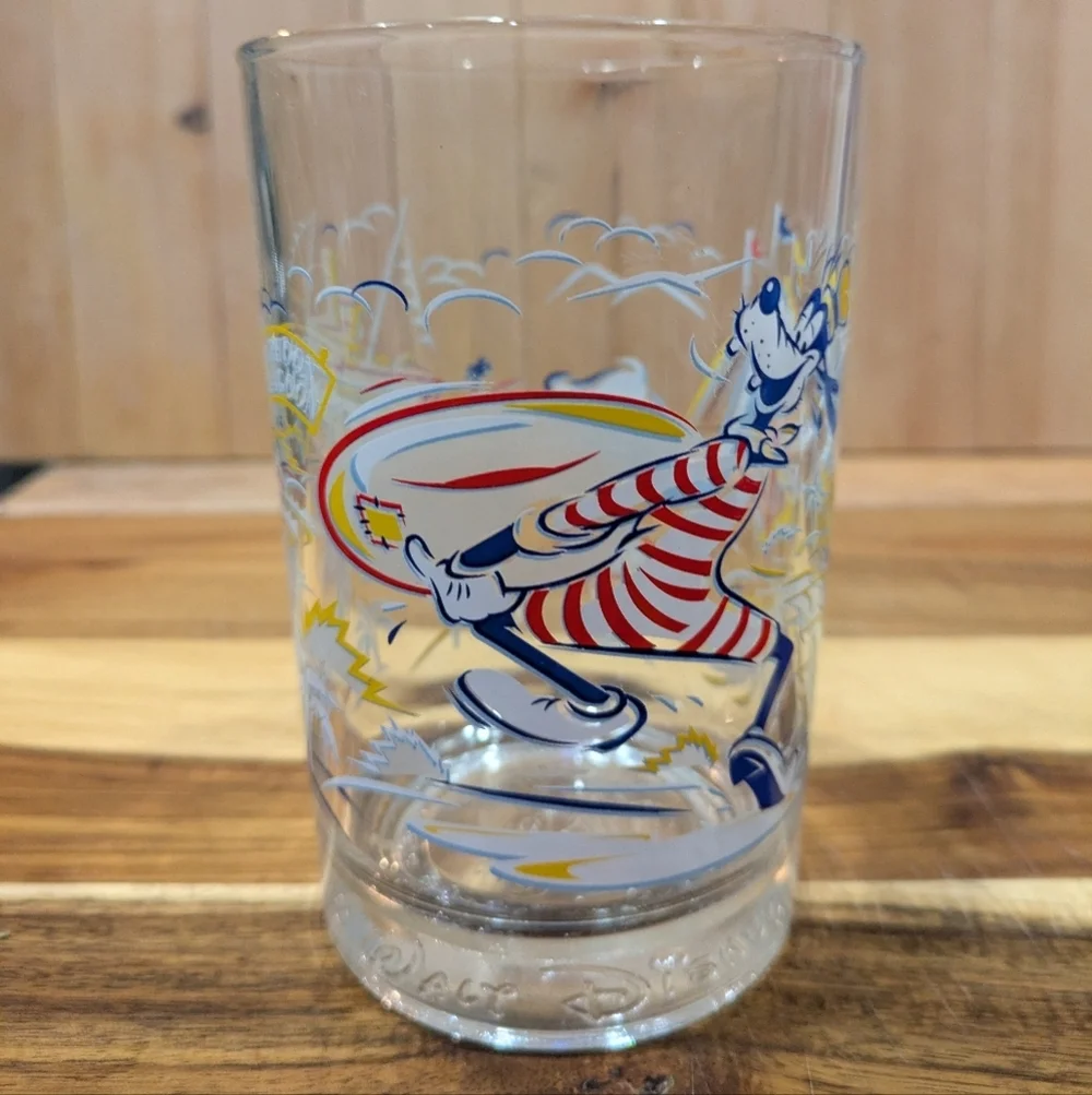 Disney Goofy Cartoon Character Glass with Surfboard Design